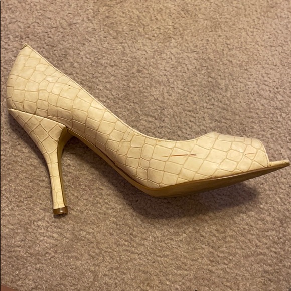 Enzo Angiolini Faux Skin Heels - Picture 5 of 5
